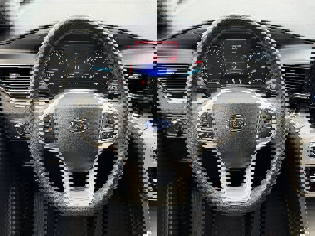 Certified 2022 Ford Explorer XLT w/ Equipment Group 202A image 33