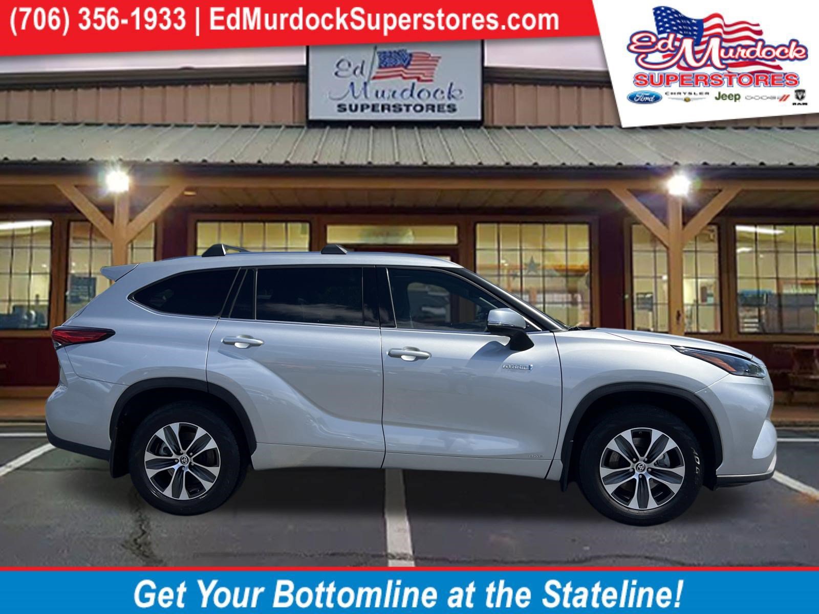 Used 2021 Toyota Highlander XLE AWD/4WD image 1