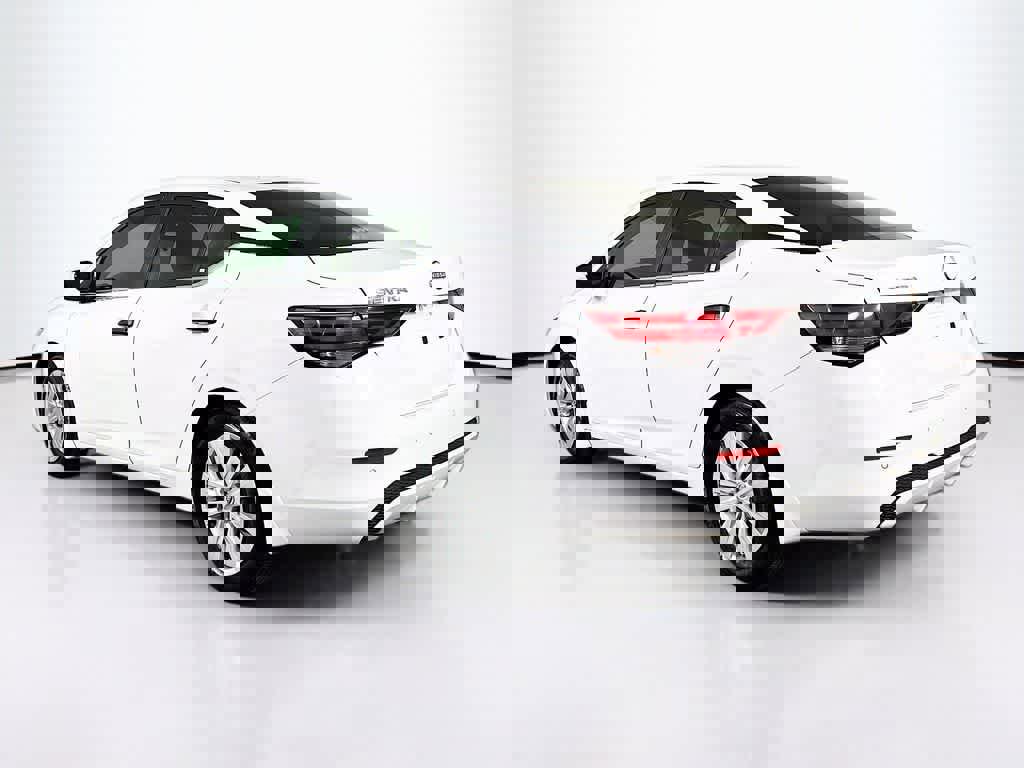 Used 2024 Nissan Sentra S image 3