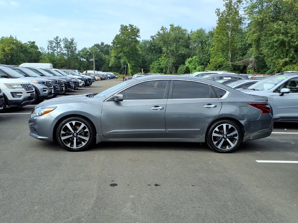 Used 2018 Nissan Altima 2.5 SR FWD image 18