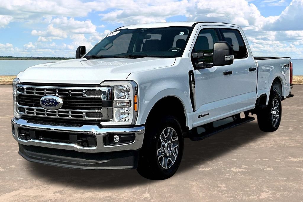 Certified 2025 Ford F250 XLT AWD/4WD image 4