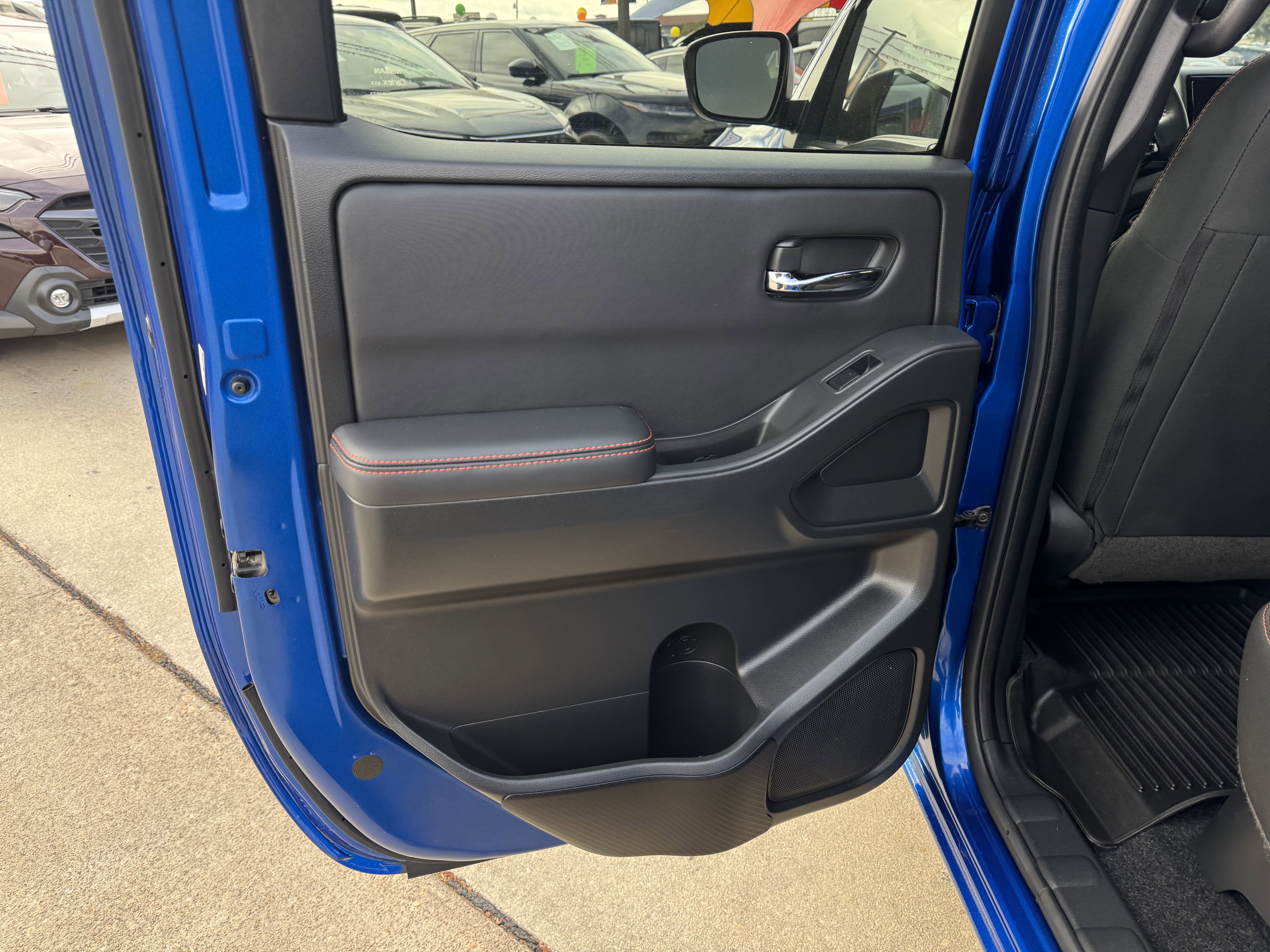 Used 2024 Nissan Frontier PRO-4X w/ Off-Road Protection Package image 15