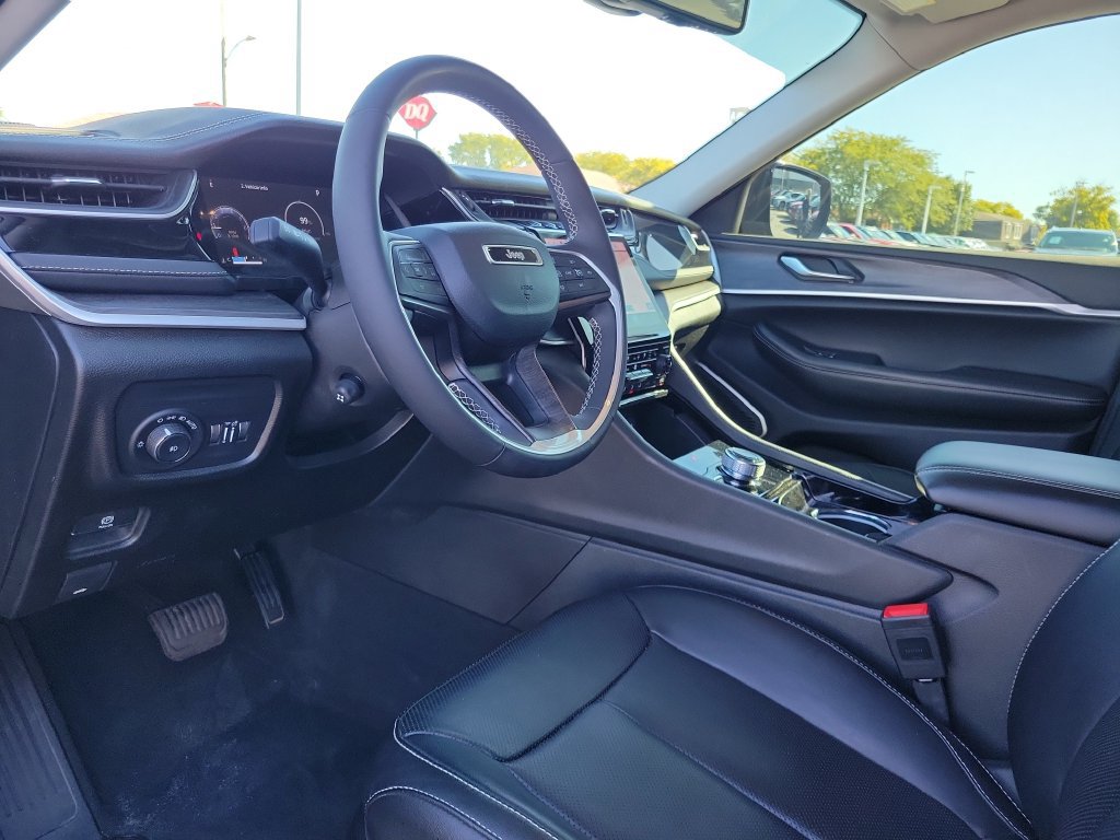 Used 2023 Jeep Grand Cherokee L Limited w/ Luxury Tech Group II AWD/4WD image 21