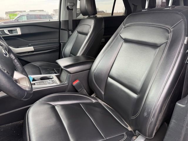 Certified 2021 Ford Explorer XLT w/ Equipment Group 202A image 11