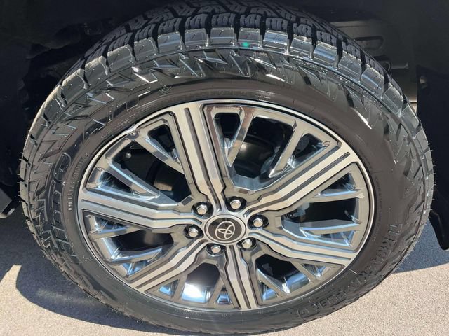 Used 2024 Toyota Sequoia Capstone AWD/4WD image 11