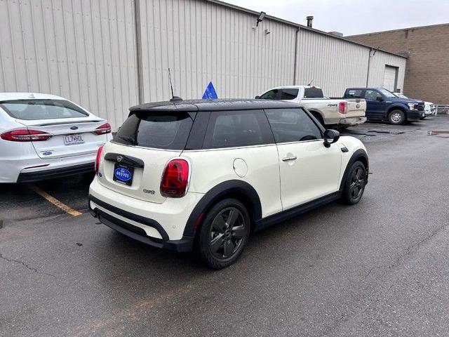 Used 2023 MINI Cooper 2-Door Hardtop image 3
