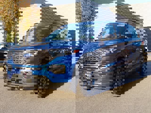 Certified 2023 Ford Explorer XLT w/ Equipment Group 202A