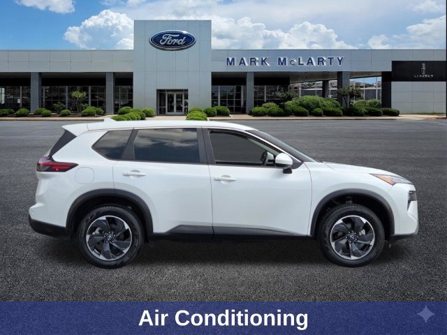Used 2024 Nissan Rogue SV FWD image 7