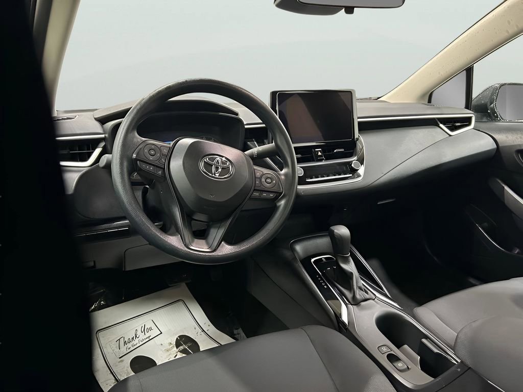 Used 2025 Toyota Corolla LE image 14