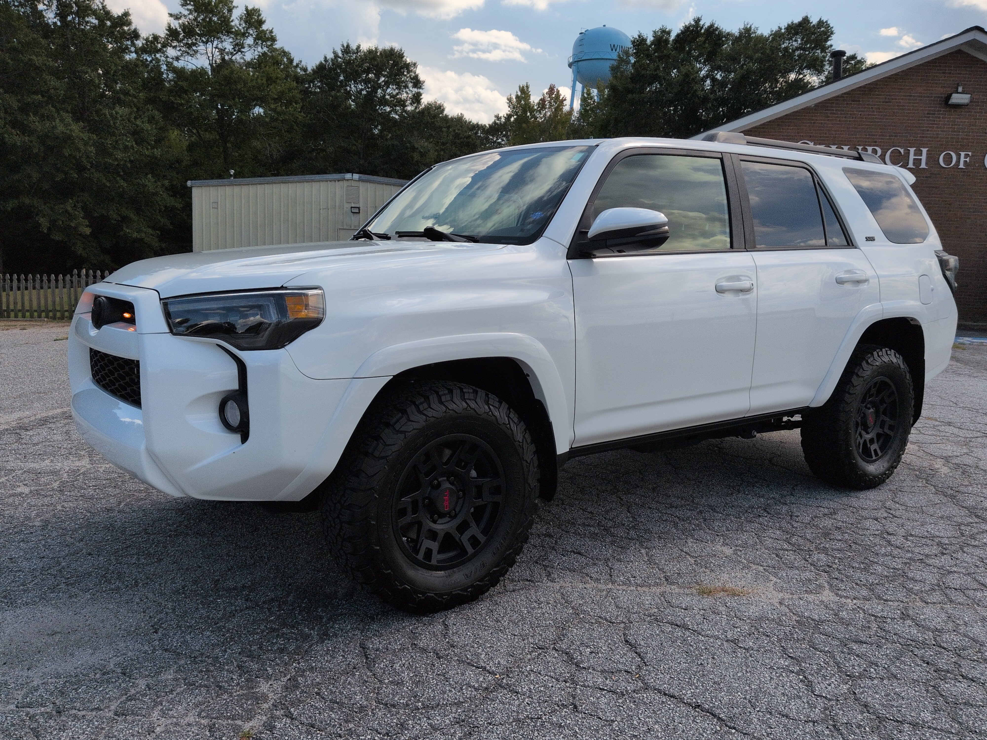 Used 2018 Toyota 4Runner SR5 Premium AWD/4WD image 6