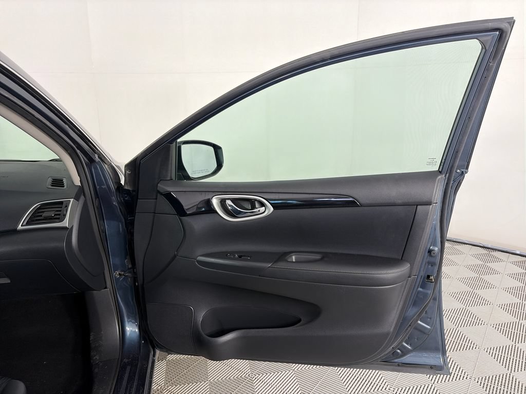 Used 2017 Nissan Sentra SV FWD image 29