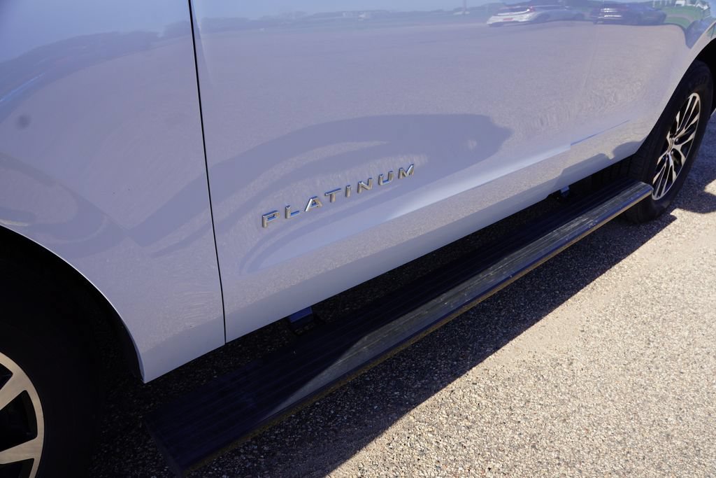 Certified 2025 Ford Expedition Platinum AWD/4WD image 14