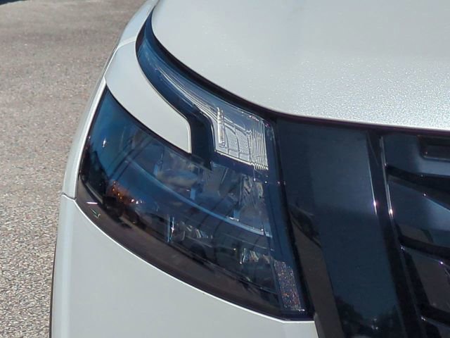 Used 2024 Nissan Pathfinder SV w/ Black Appearance Package image 10