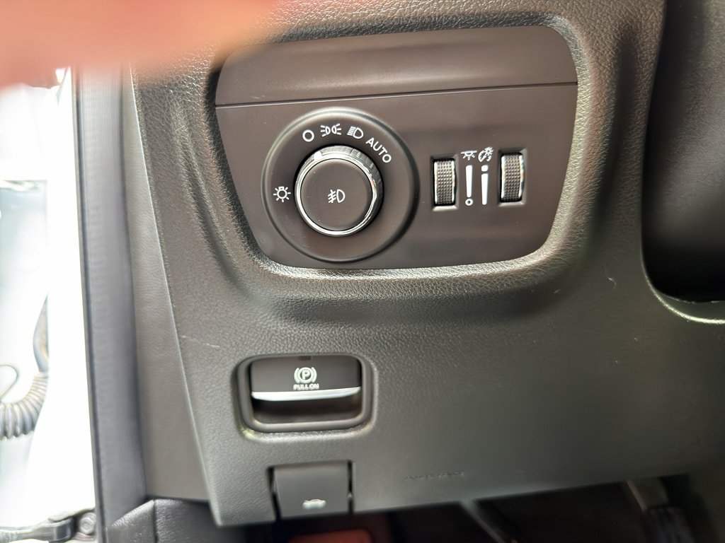 Used 2024 Jeep Grand Cherokee Overland AWD/4WD image 20