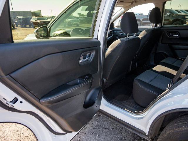 Used 2025 Nissan Rogue SV AWD/4WD image 23