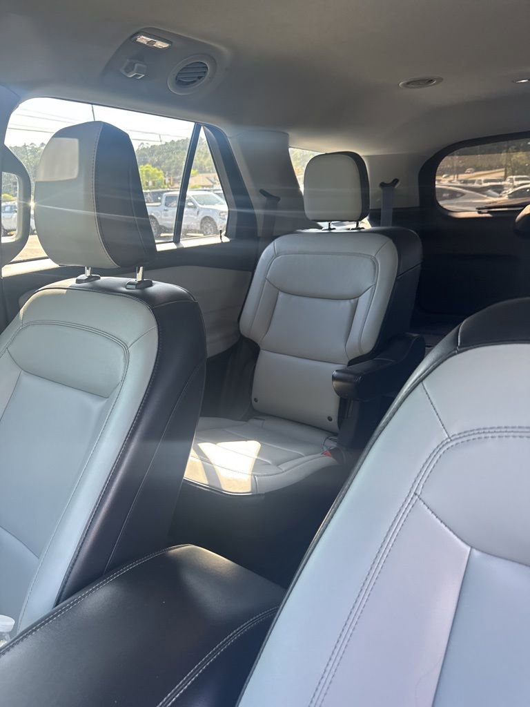 Certified 2021 Ford Explorer XLT w/ Equipment Group 202A AWD/4WD image 5