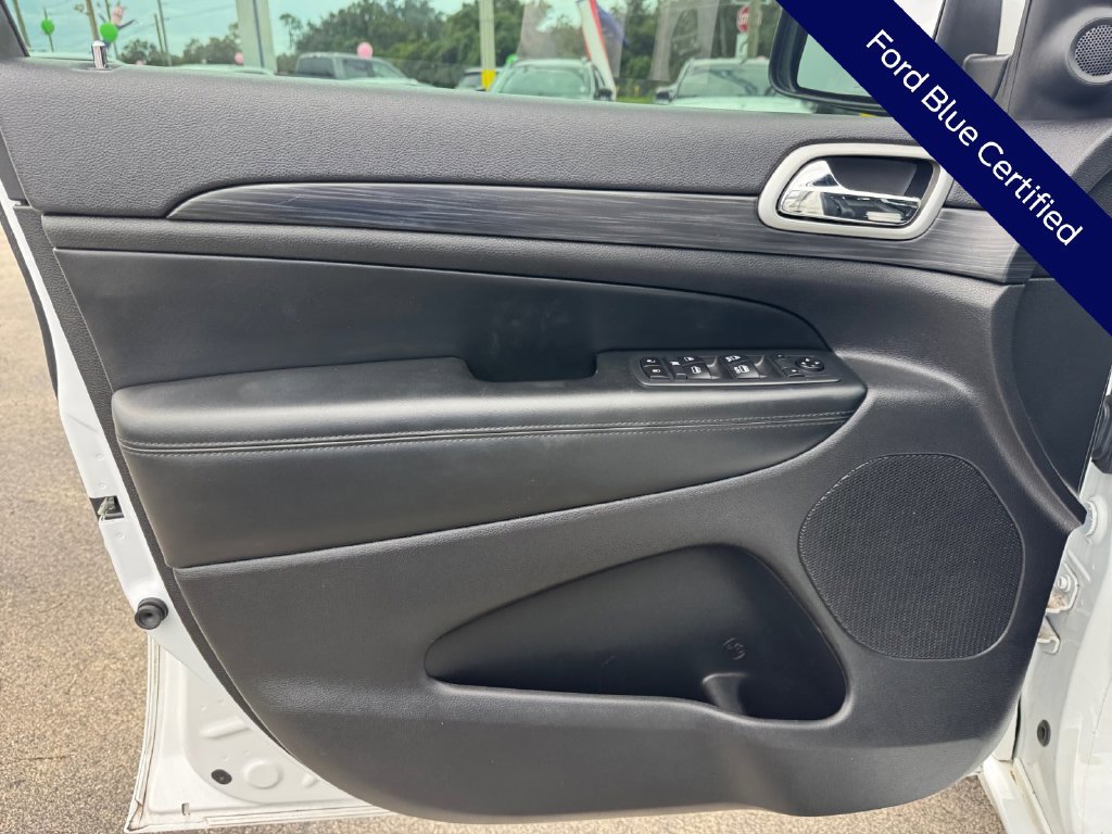 Used 2020 Jeep Grand Cherokee Altitude AWD/4WD image 37