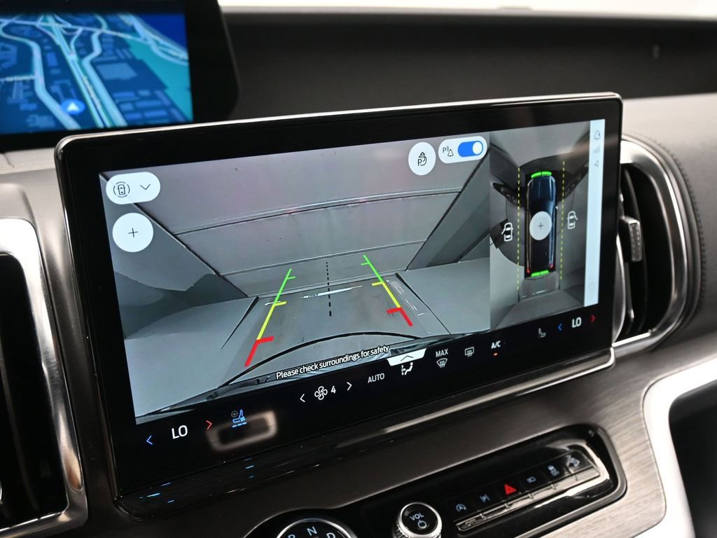 Certified 2025 Ford Expedition Platinum image 14