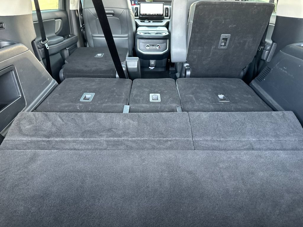 Certified 2025 Ford Expedition Active AWD/4WD image 15