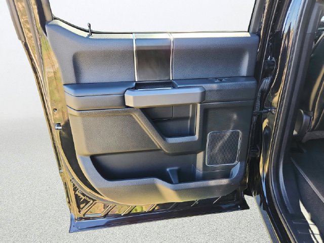 Certified 2019 Ford F250 Platinum w/ Platinum Ultimate Package AWD/4WD image 28