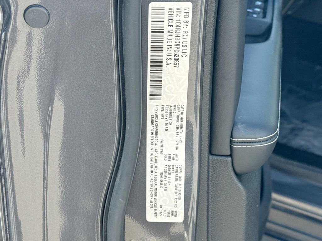 Used 2023 Jeep Grand Cherokee Limited AWD/4WD image 25