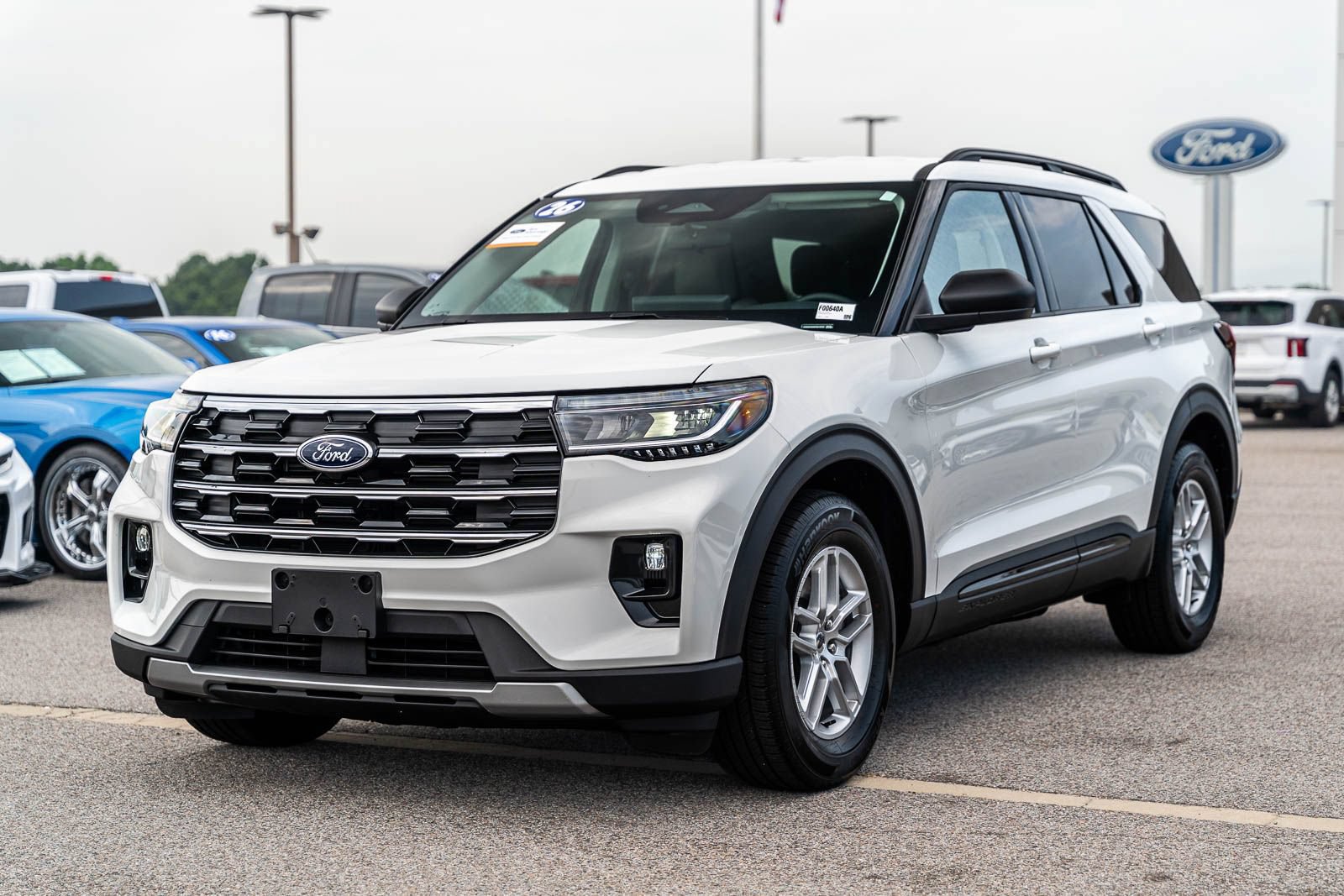 Certified 2026 Ford Explorer Active w/ Active Comfort Package RWD image 3