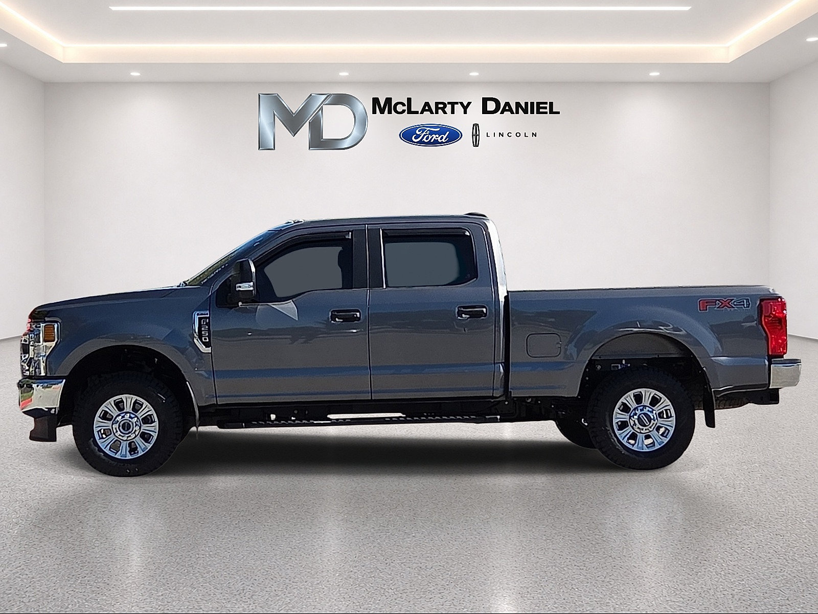 Certified 2022 Ford F250 XL w/ STX Appearance Package AWD/4WD image 3