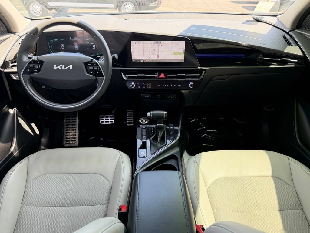 Used 2023 Kia Niro EX Touring FWD image 36