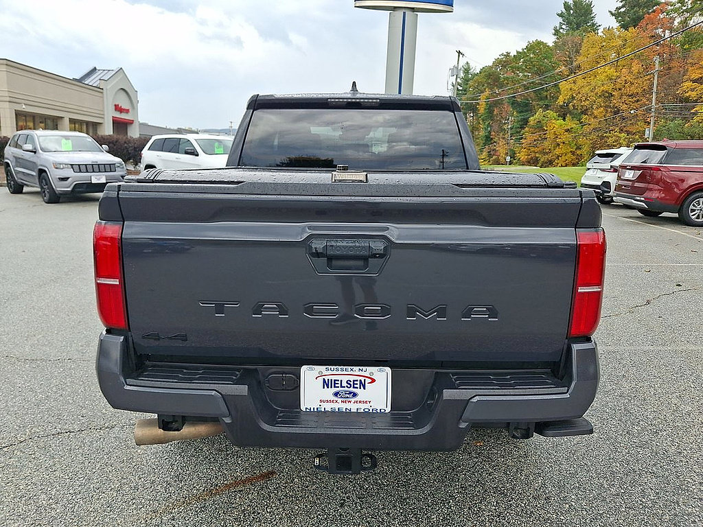 Used 2025 Toyota Tacoma TRD Sport AWD/4WD image 23