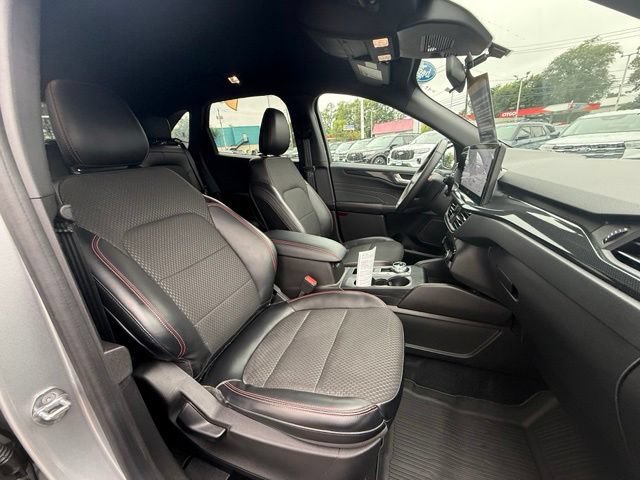 Certified 2023 Ford Escape ST-Line w/ Tech Pack #1 AWD/4WD image 15