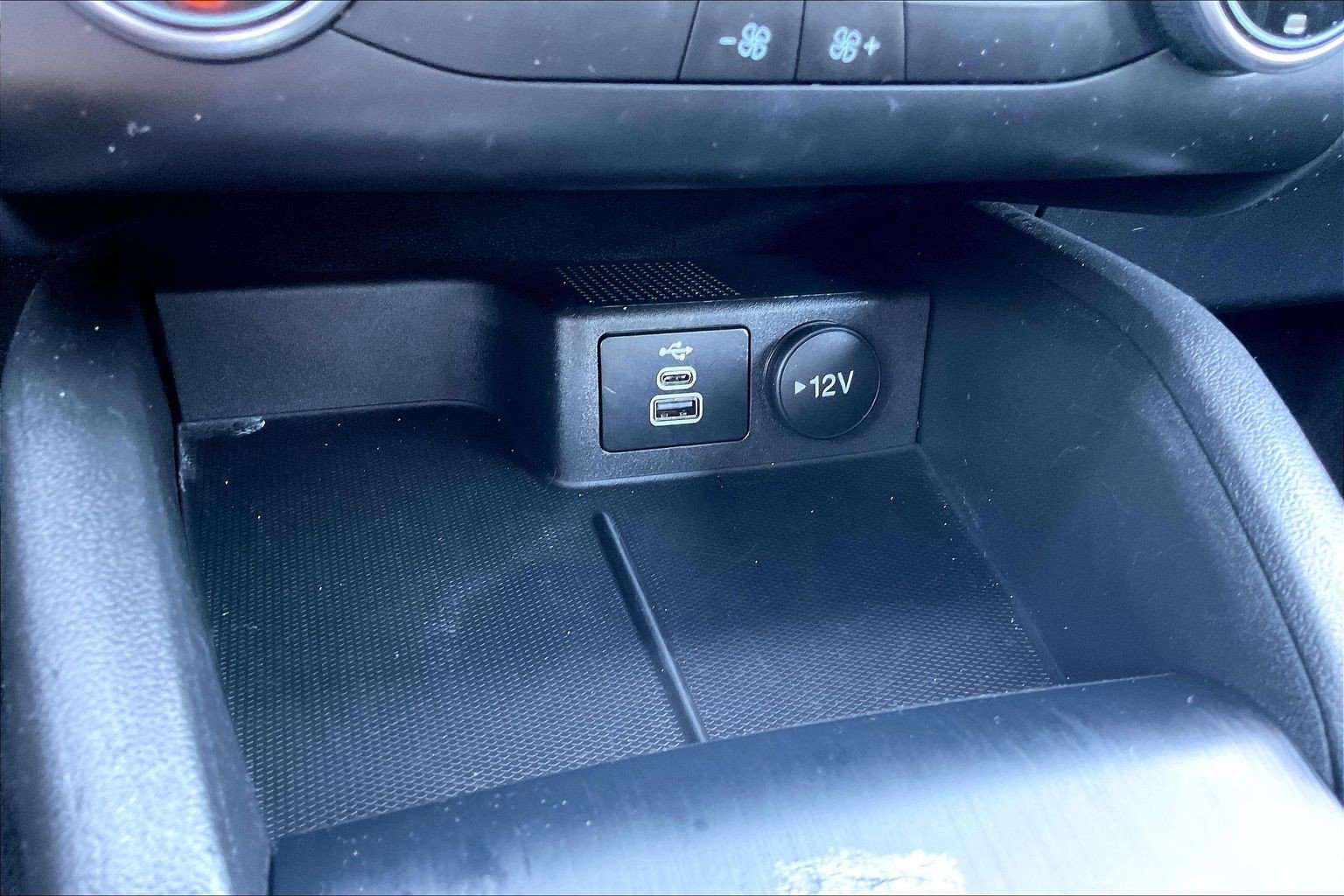 Certified 2025 Ford Escape ST-Line AWD/4WD image 30