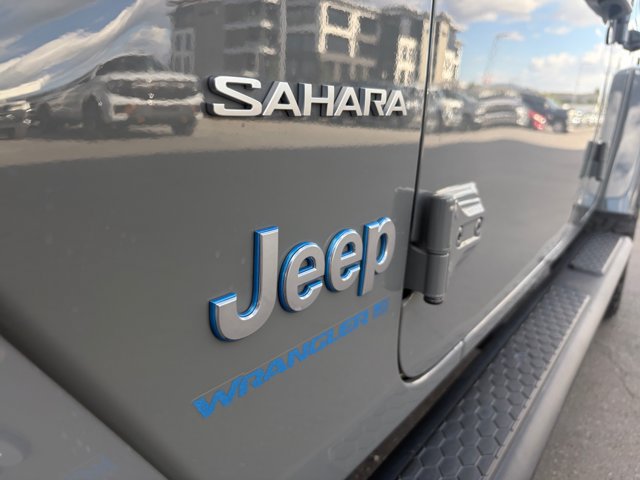 Used 2023 Jeep Wrangler Unlimited Sahara w/ Dual Top Group AWD/4WD image 23