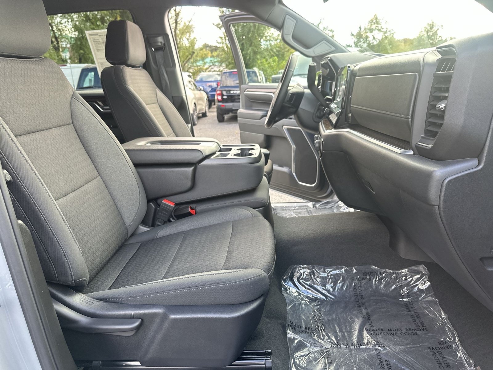 Used 2024 Chevrolet Silverado 1500 LT AWD/4WD image 27