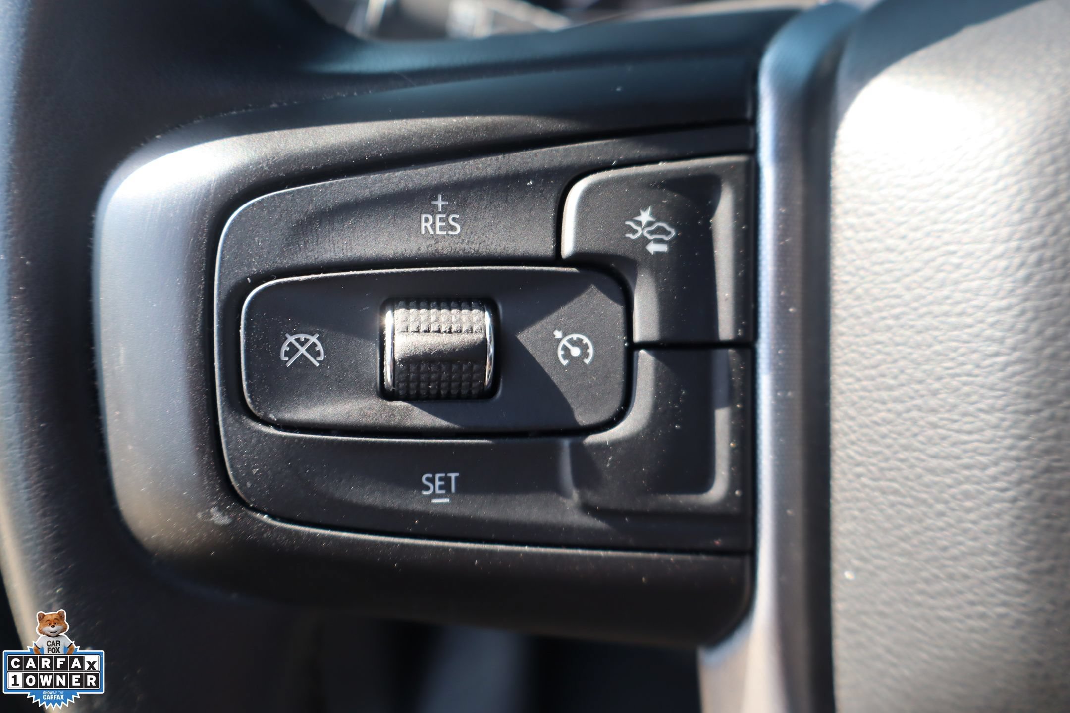 Used 2024 GMC Yukon SLT RWD image 15