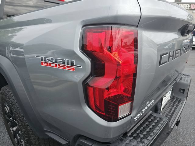 Used 2023 Chevrolet Colorado Trail Boss w/ Technology Package AWD/4WD image 37