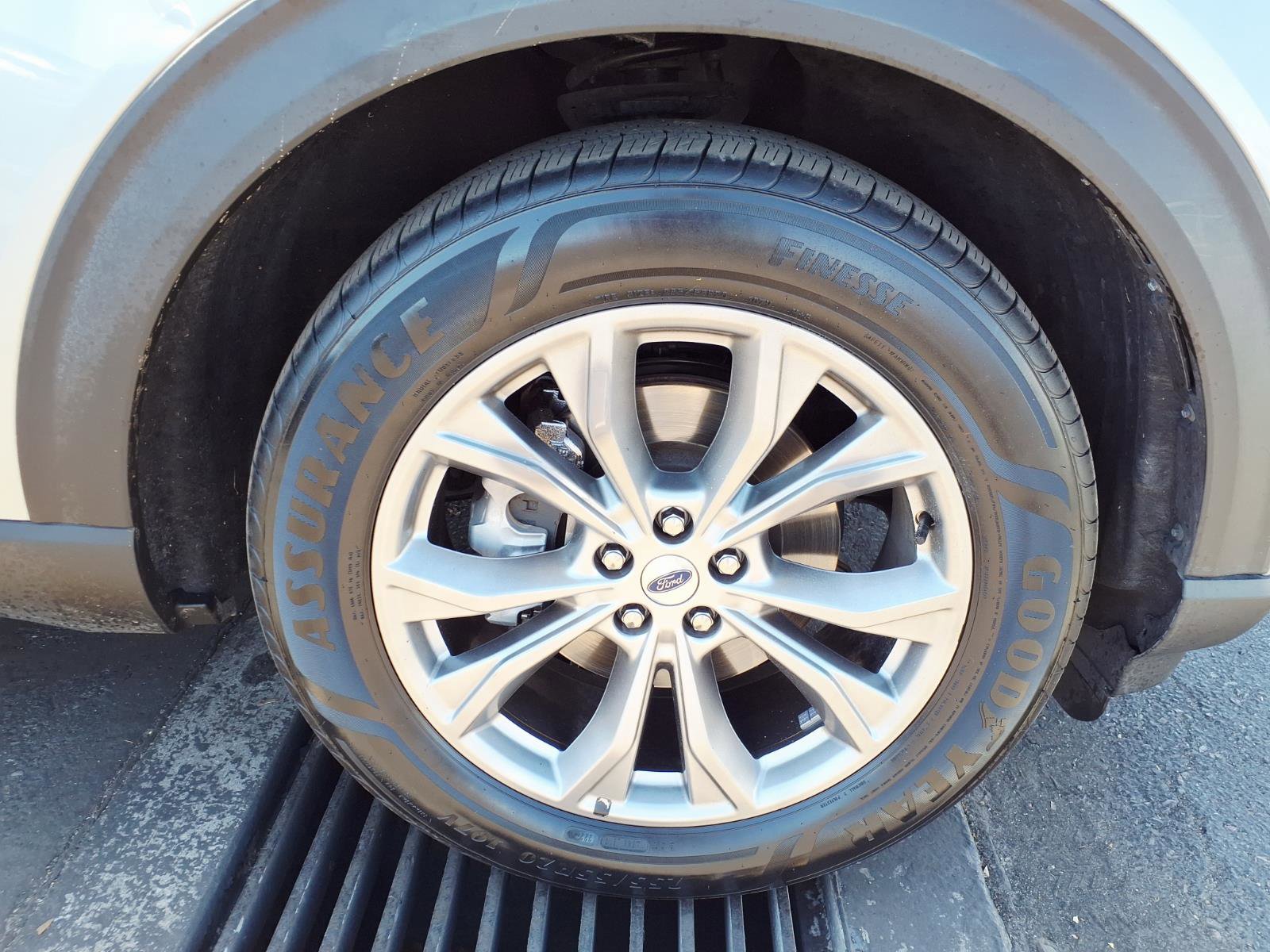 Certified 2022 Ford Explorer XLT w/ Equipment Group 202A image 9