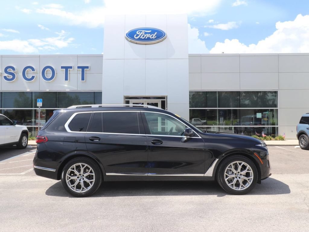 Used 2023 BMW X7 xDrive40i AWD/4WD image 15