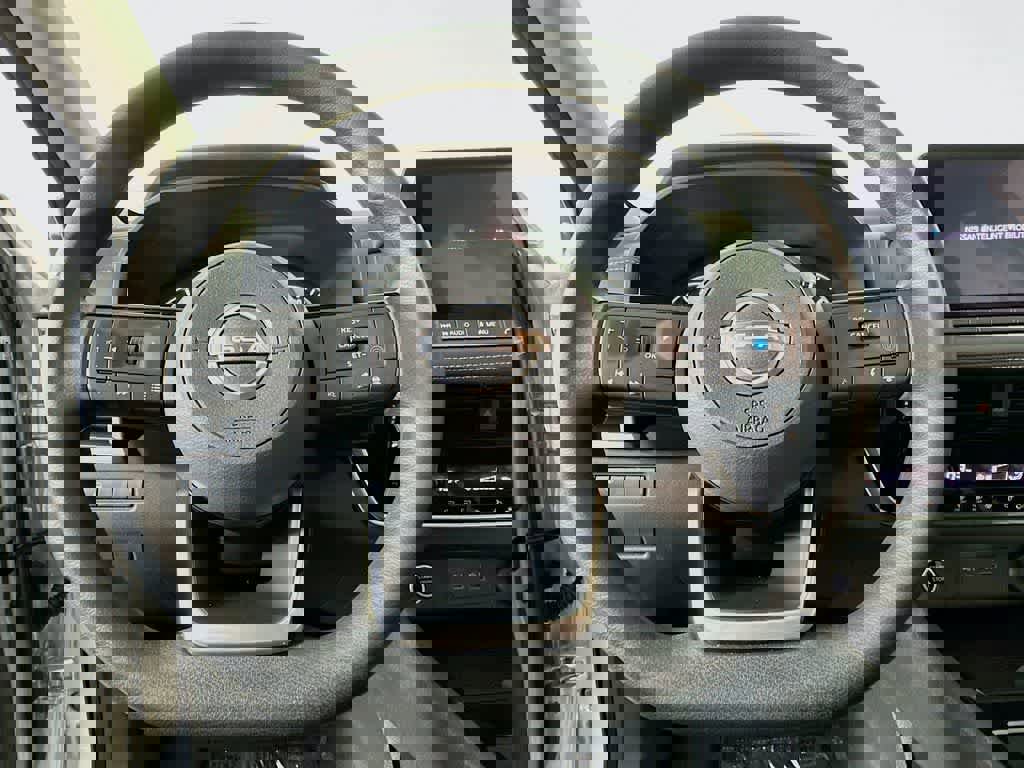 Used 2022 Nissan Rogue SV image 16