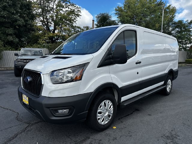 Certified 2025 Ford Transit 250 Low Roof w/ Exterior Upgrade Package RWD image 9