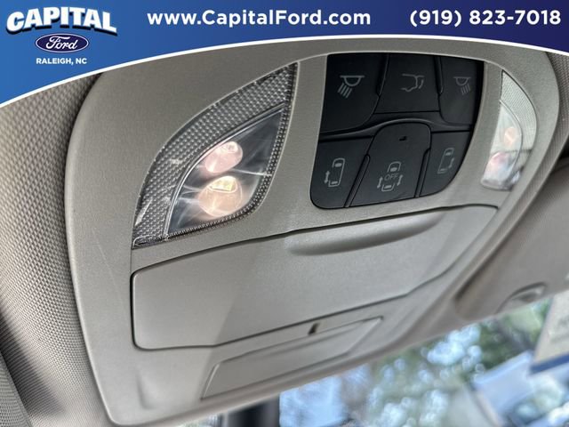 Used 2023 Chrysler Pacifica Touring-L FWD image 31