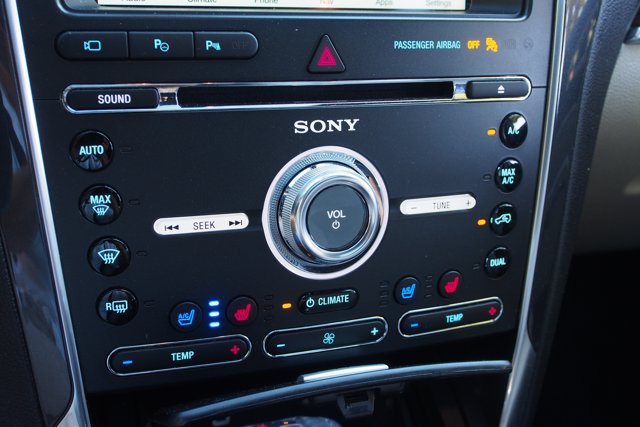 Certified 2018 Ford Explorer Limited w/ Equipment Group 301A FWD image 29