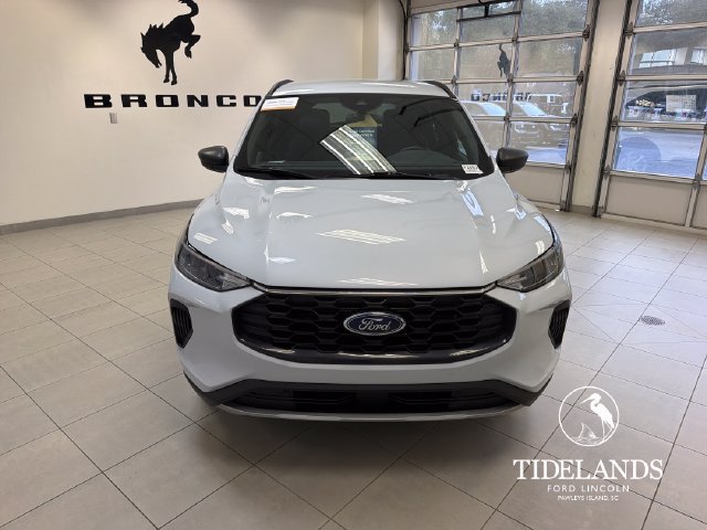 Certified 2025 Ford Escape ST-Line FWD image 3