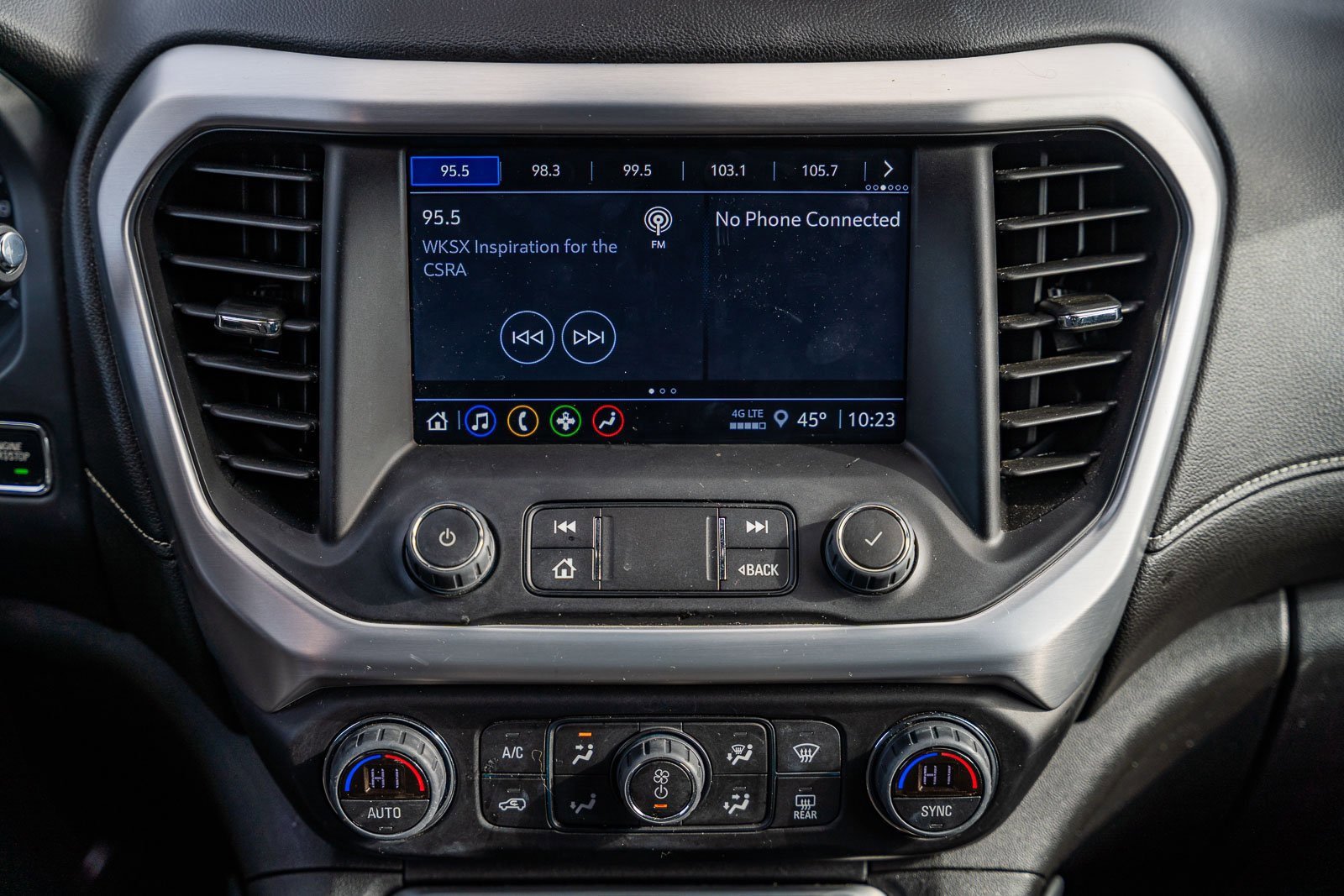 Used 2023 GMC Acadia SLE w/ Driver Convenience Package image 31