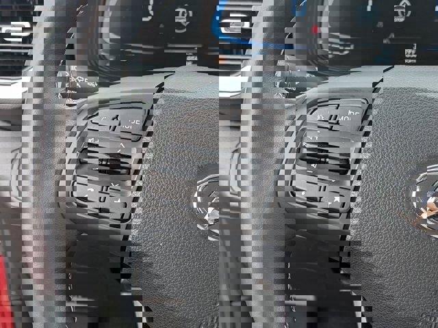 Used 2025 Hyundai Venue Limited image 17