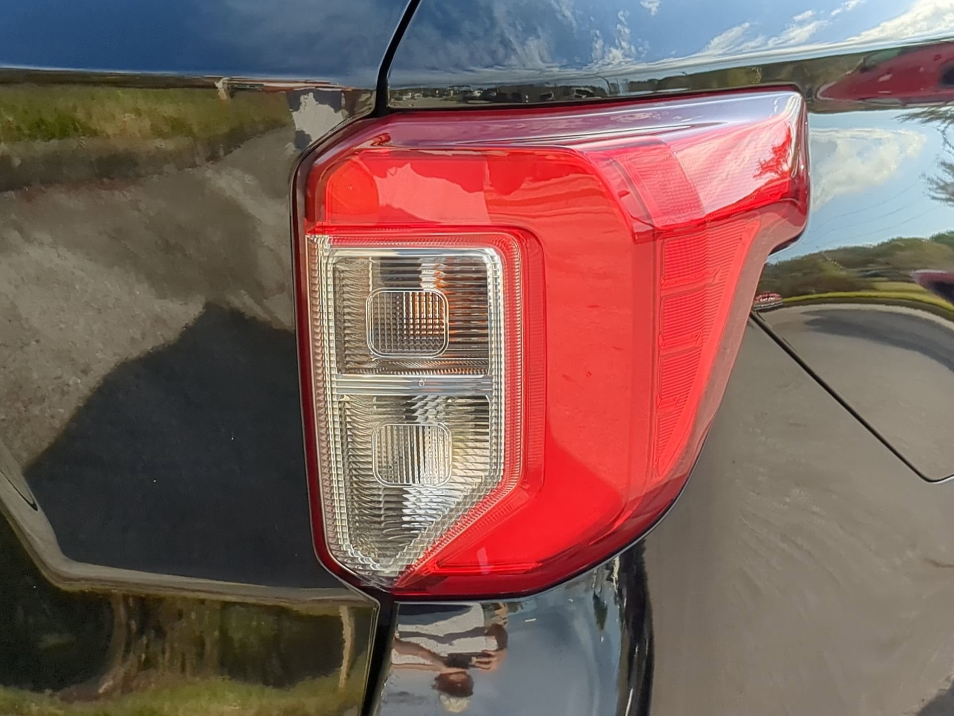 Certified 2022 Ford Explorer XLT w/ Equipment Group 202A image 37