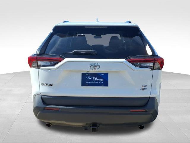 Used 2020 Toyota RAV4 LE w/ Carpet Mat Package AWD/4WD image 4