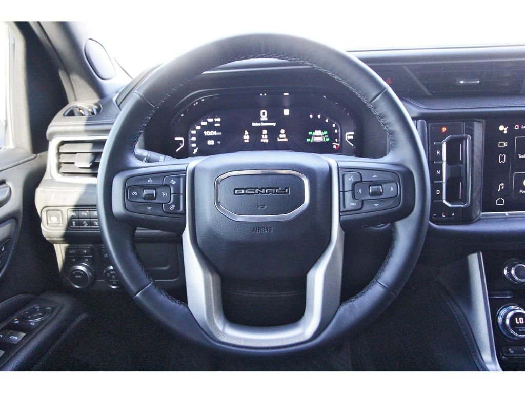 Used 2023 GMC Yukon XL Denali image 14