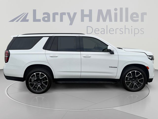 Used 2021 Chevrolet Tahoe RST w/ Luxury Package AWD/4WD image 4
