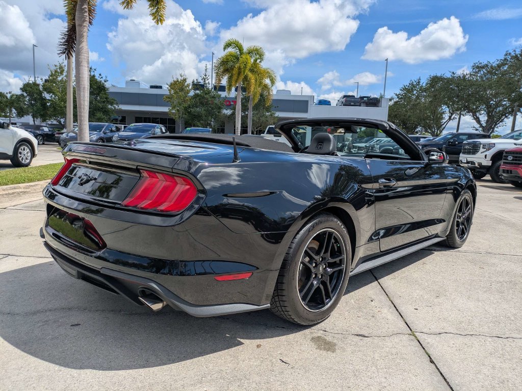 Certified 2022 Ford Mustang Premium RWD image 4