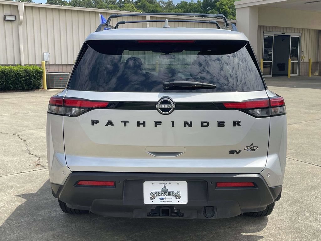 Used 2024 Nissan Pathfinder SV w/ SV Premium Package FWD image 4